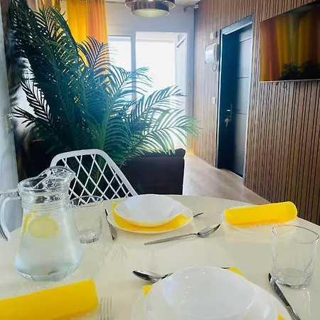 דירה La Dolce Penthouse 2 Bedroom ארונה