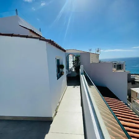 דירה La Dolce Penthouse 2 Bedroom ארונה