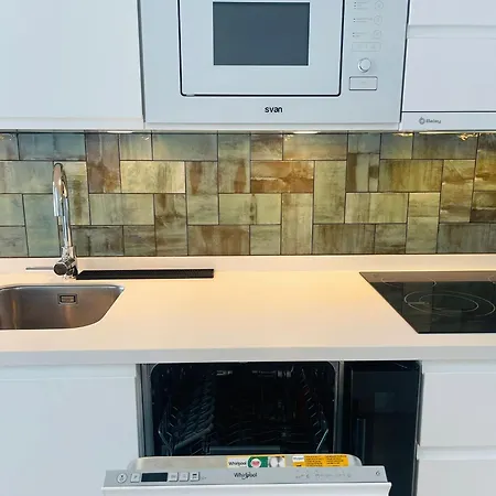 דירה La Dolce Penthouse 2 Bedroom ארונה